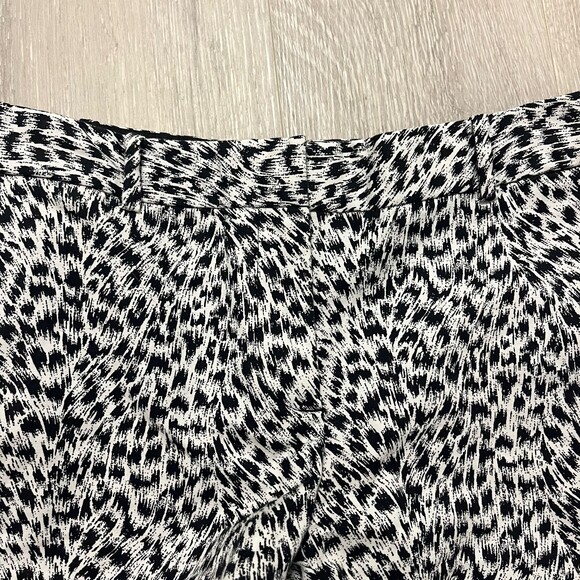 Michael Kors Black and White Leopard Print Shorts Size 0 - Picture 2 of 7